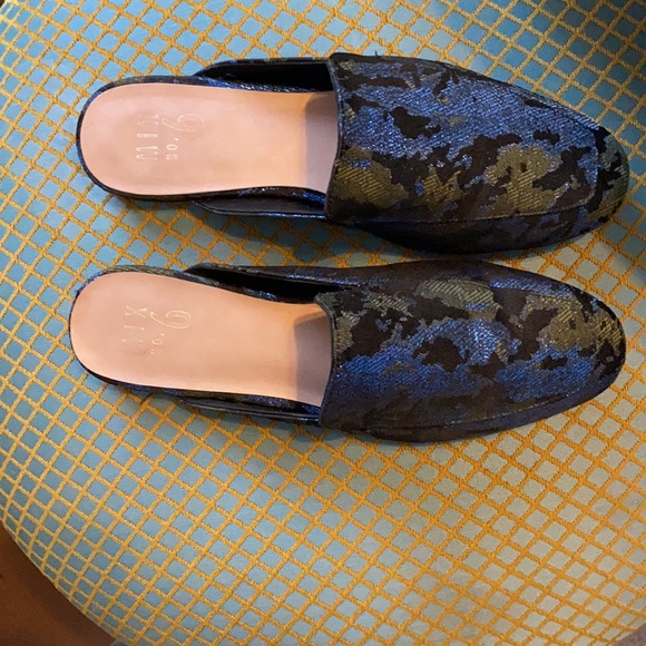 Mix No. 6 Blue Metalic flats size 6 1/2 - Picture 5 of 7